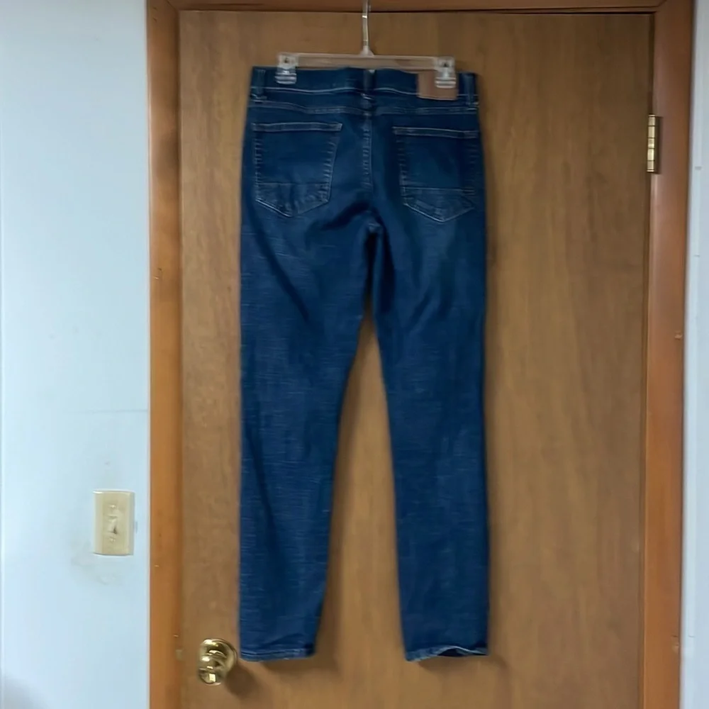 size 30x32 Aeropostale slim dark denim jeans